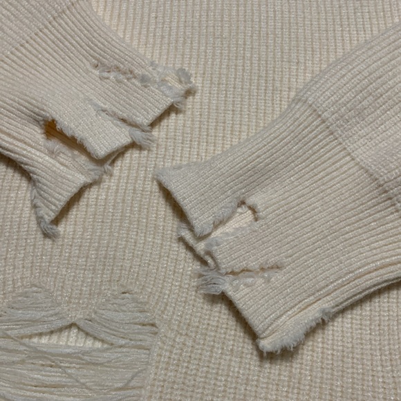 POL Cream Distressed Sweater S - Picture 10 of 12